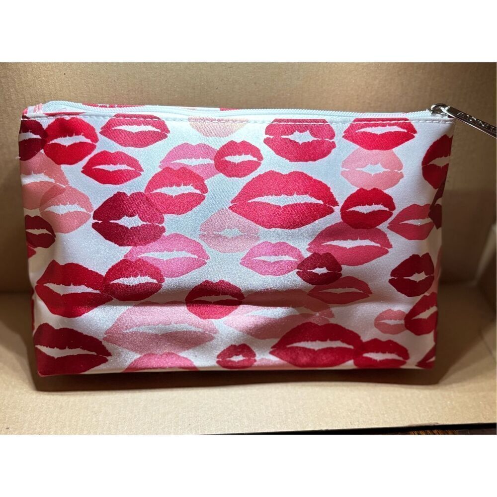 Clinique “Lips” makeup‎ bag